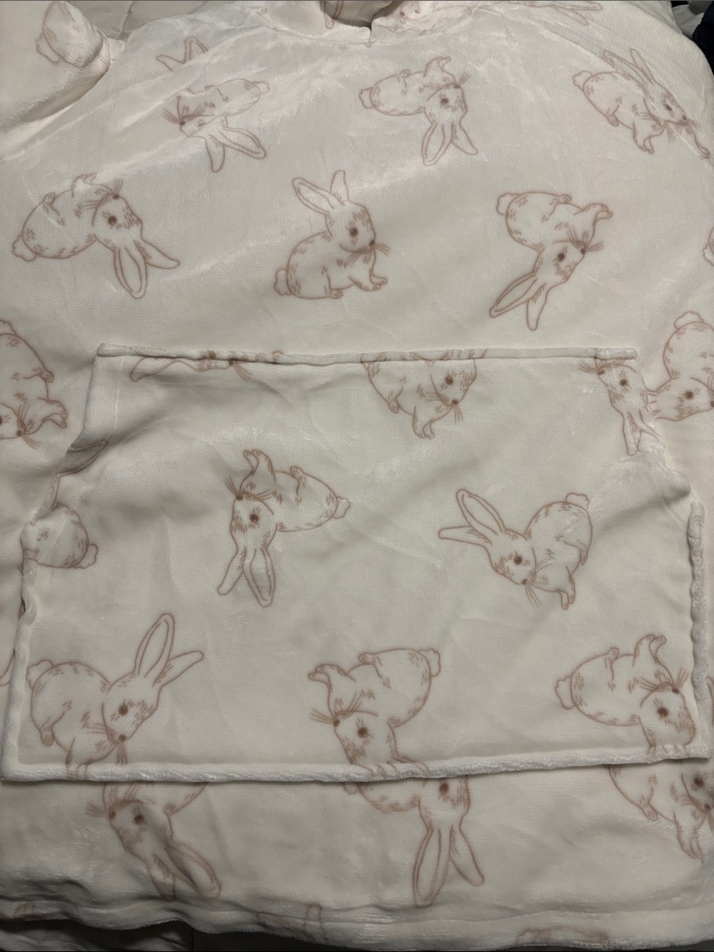 🐰Beautiful La Vie en Rose Over Sized White Plush Hoodie with Bunny Print🐰 - Picture 4 of 7
